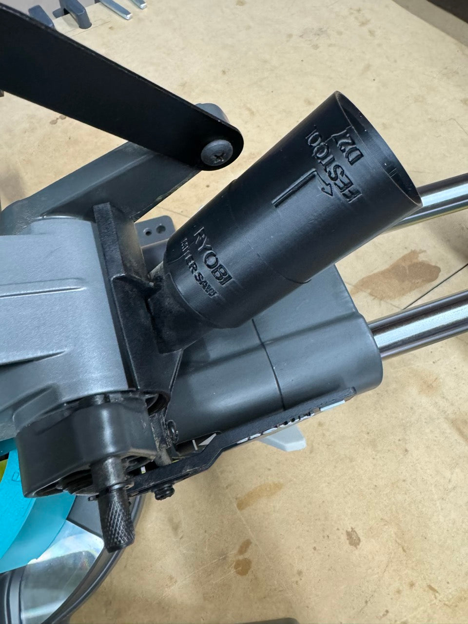 Festool Locking D27 Hose Adapter for Ryobi Miter Saw