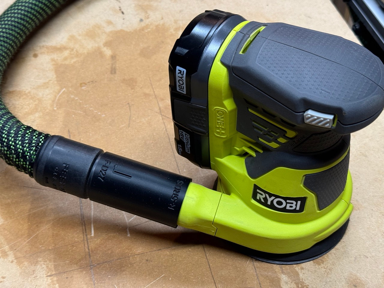 Festool Locking D27 Hose Adapter for Ryobi P411 5 Inch Random Orbit Sander